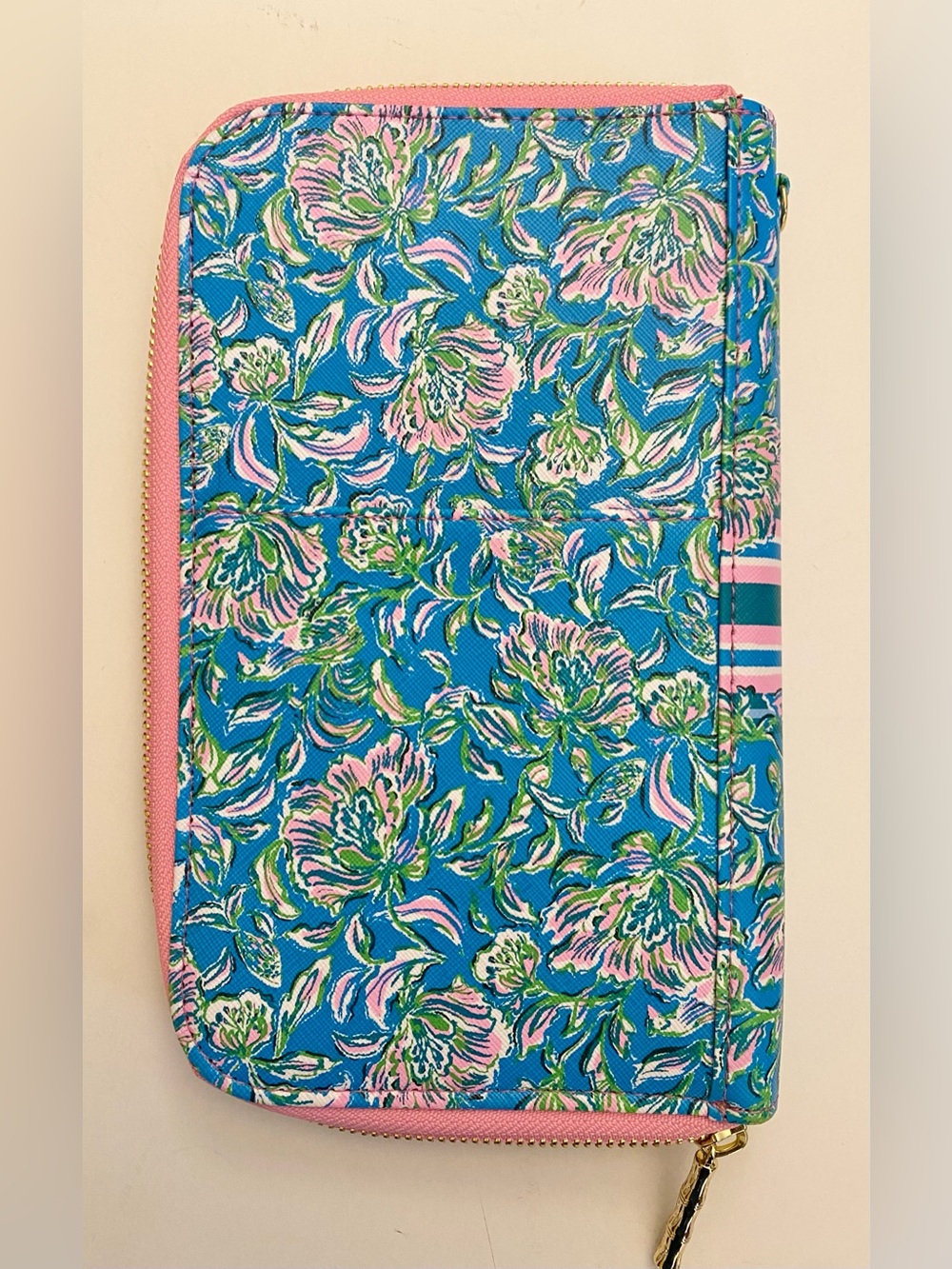 Lilly Pulitzer Travel Wallet Passport Holder, NWOT, missing strap - Picture 3 of 3
